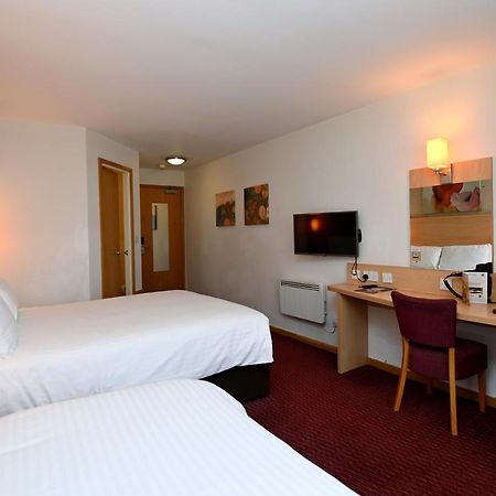 Meadow Farm Redditch By Marstons Inns מראה חיצוני תמונה