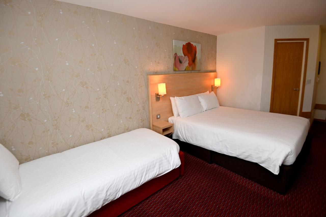 Meadow Farm Redditch By Marstons Inns מראה חיצוני תמונה