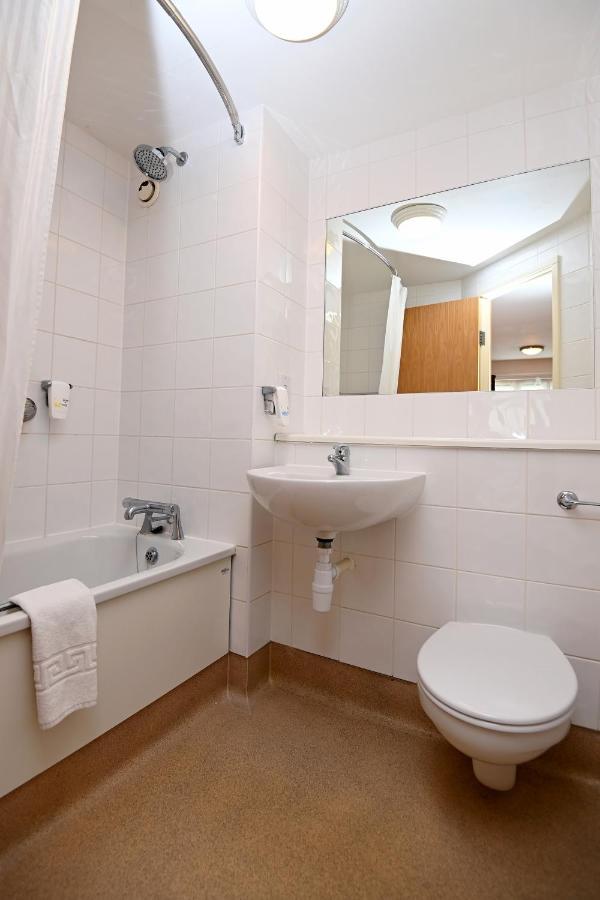 Meadow Farm Redditch By Marstons Inns מראה חיצוני תמונה