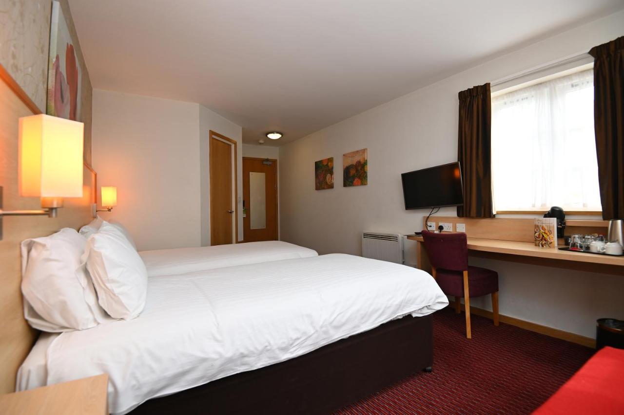 Meadow Farm Redditch By Marstons Inns מראה חיצוני תמונה